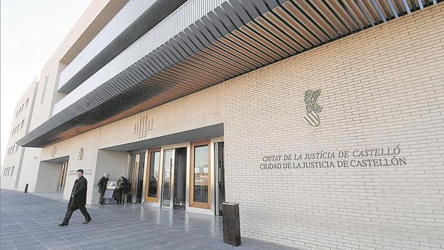 A juicio por estafa a una comunidad de propietarios