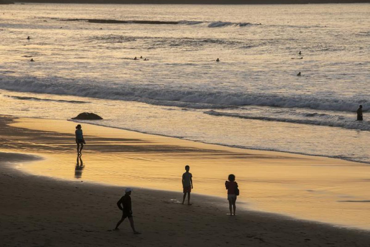 28.10.19. Las Palmas de Gran Canaria. Meteorología. Playa de Las Canteras. Foto: Quique Curbelo  | 28/10/2019 | Fotógrafo: Quique Curbelo