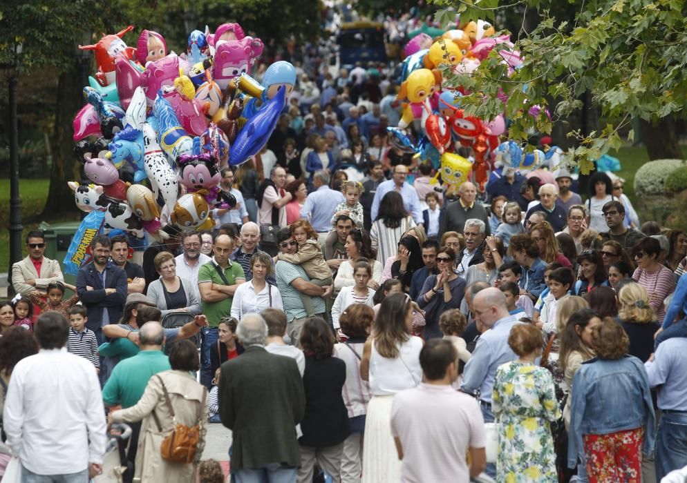 Oviedo celebra el día grande de San Mateo con 7.000 bollos preñaos