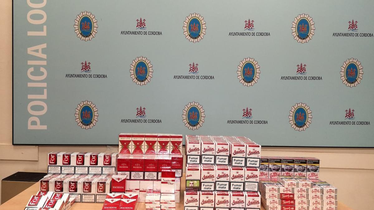 Requisadas 369 cajetillas de tabaco en dos tiendas de alimentación en Córdoba