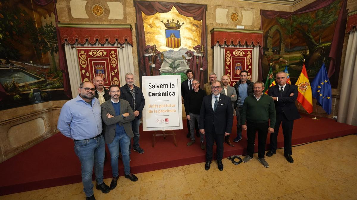 Reunión de la Diputación y agentes sociales por la crisis de la cerámica.