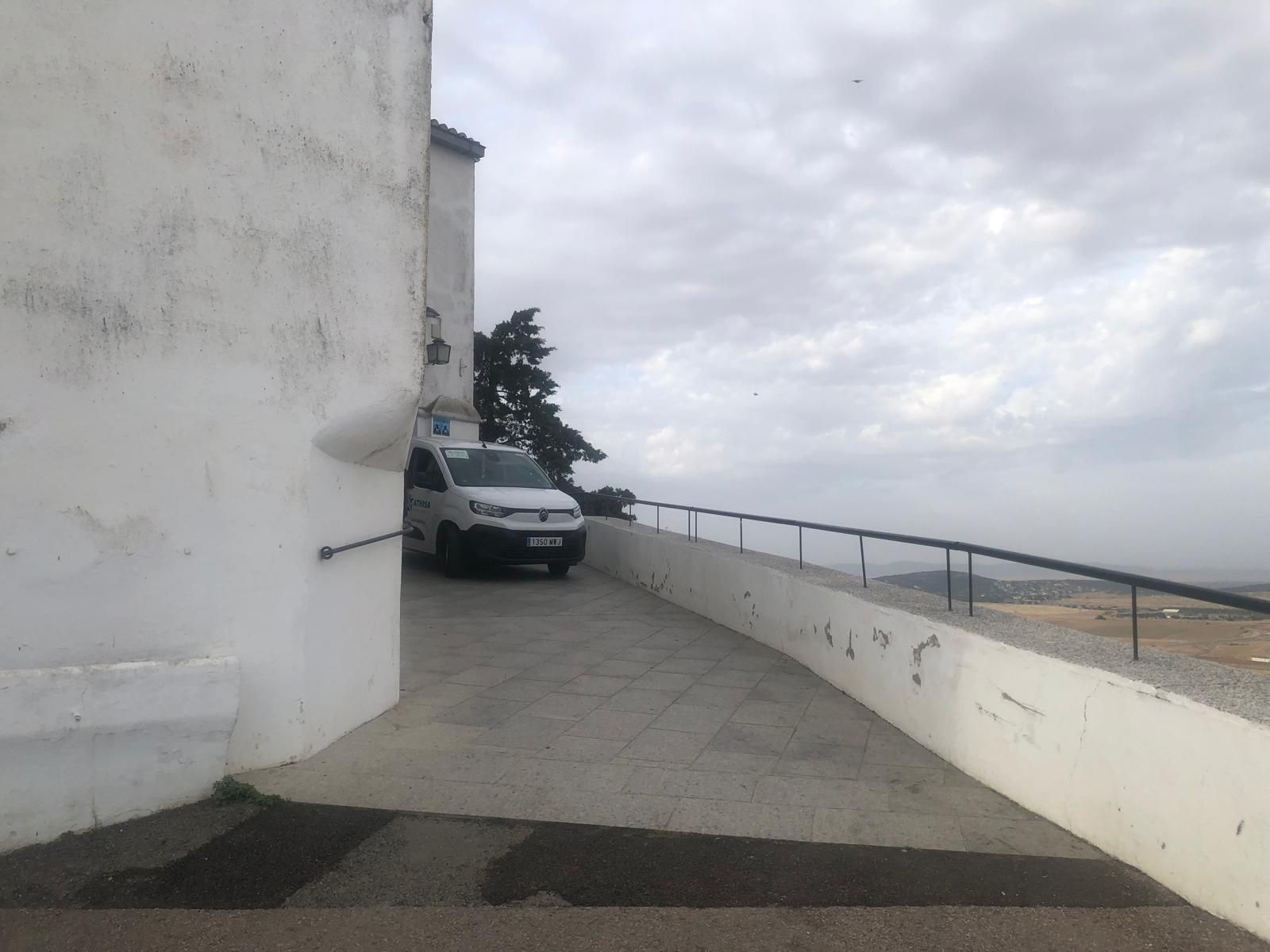 Cierra por un día el Santuario de la Montaña de Cáceres