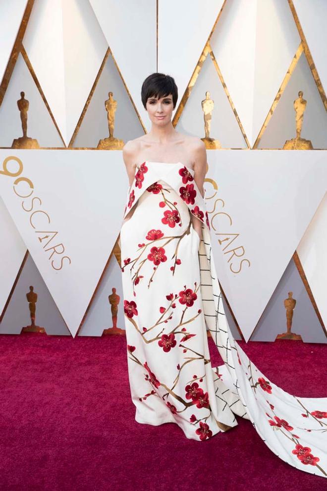 Paz Vega con vestido de cuadros y flores en los Oscar 2018