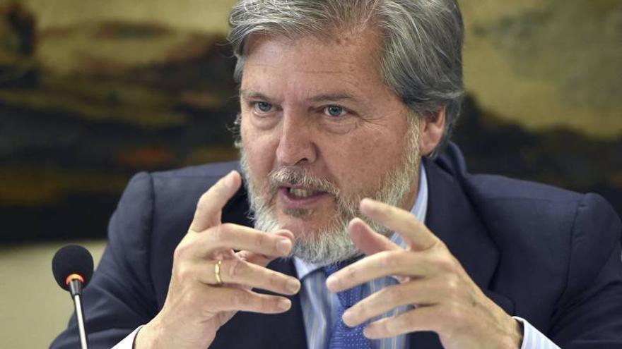 Rajoy nombra a Méndez de Vigo ministro de Educación, Cultura y Deporte
