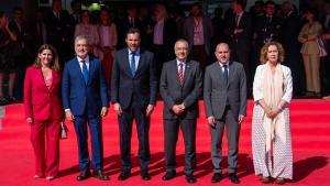 Blanca Sorigué (CZFB), el alcalde Jaume Collboni, el Ministro Óscar Puente, Pere Navarro (CZFB), el delegado del Gobierno en Barcelona, Óscar Prieto, y la consellera Esther Capella, a las puertas del SIL 2024