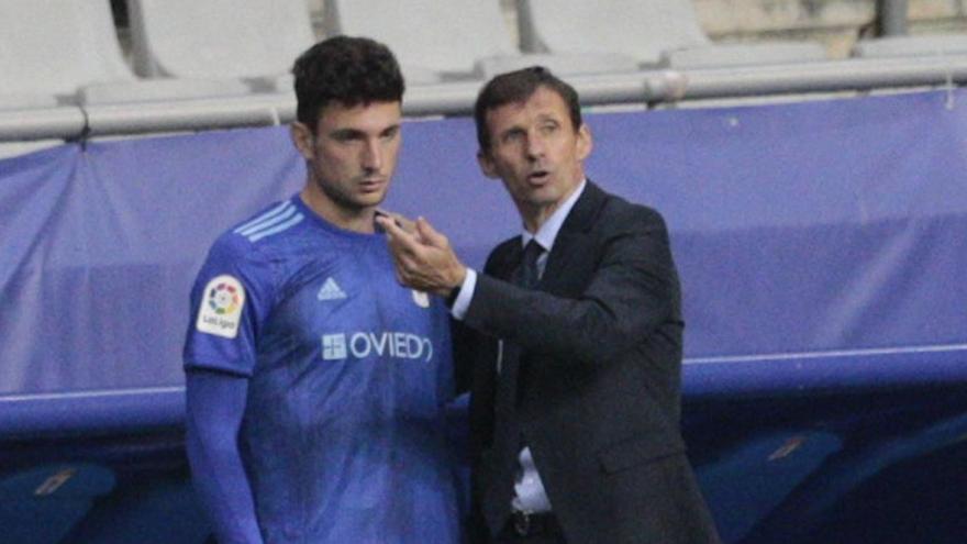 Ziganda da órdenes a Borja Sánchez en el partido contra el Fuenlabrada