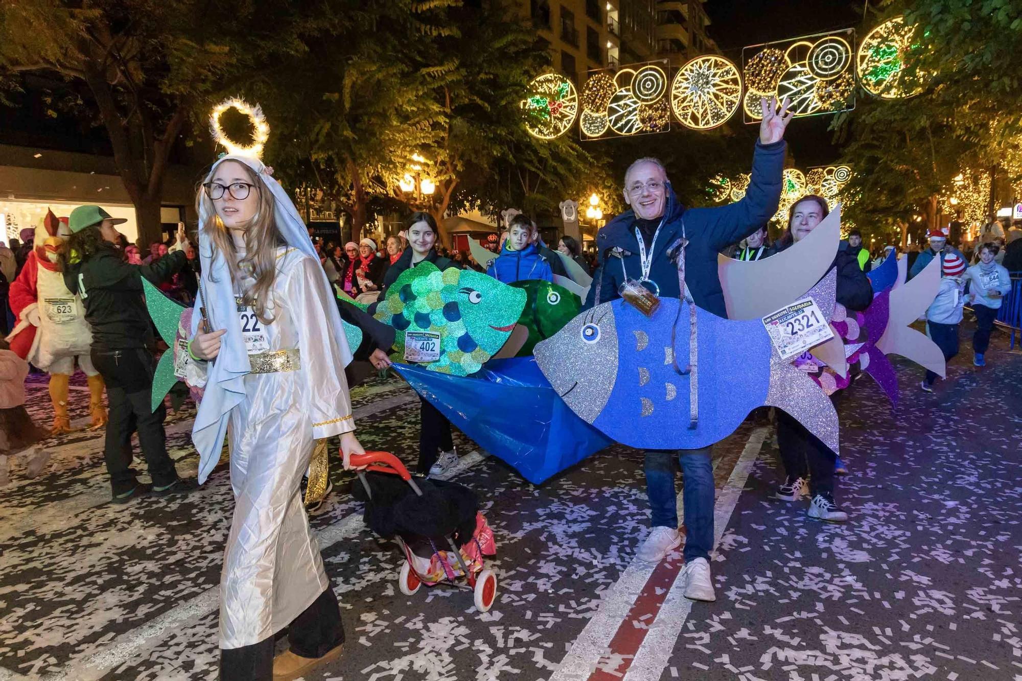 La San Silvestre de Alicante llena de colorido la ciudad