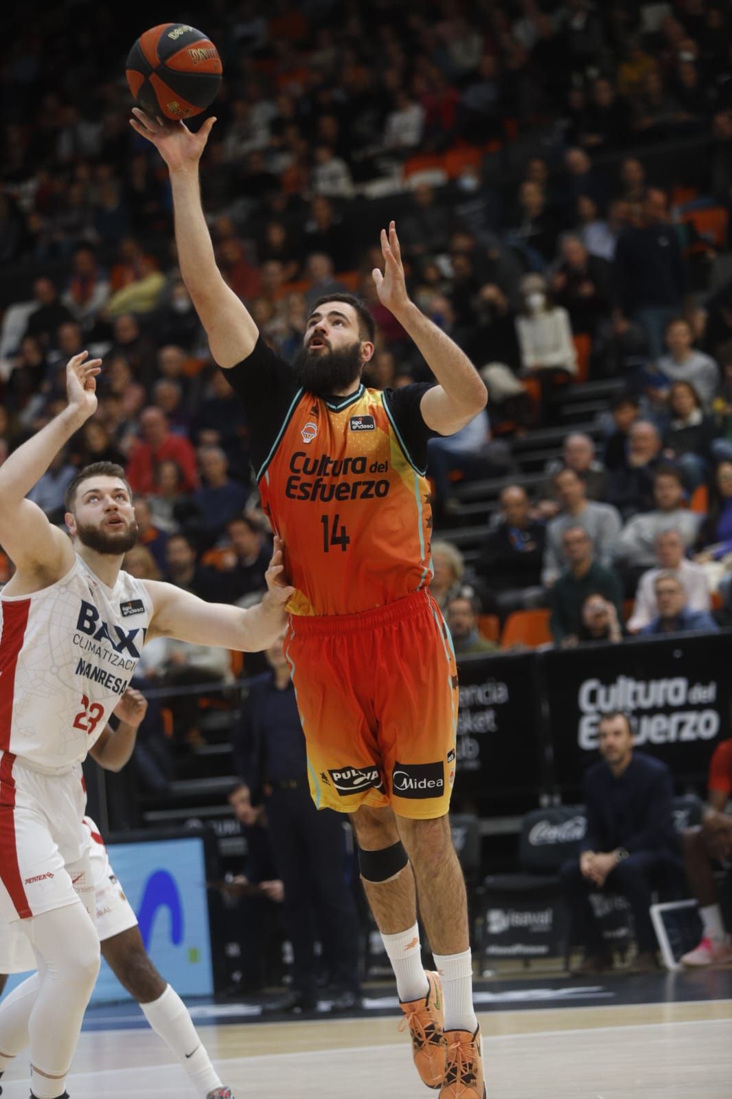 Todas las fotos del partido de ACB entre el Valencia Basket y el Manresa