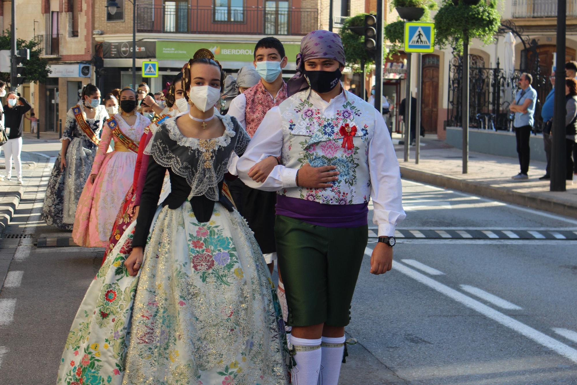 Carmen, Nerea y las cortes acompañan a las fallas de Quart y Xirivella en la procesión de la Senyera