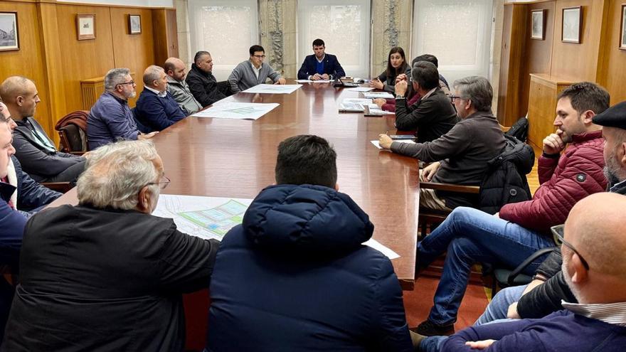 Los empresarios reunidos ayer con Margarita Ardao y Gonzalo Louzao.