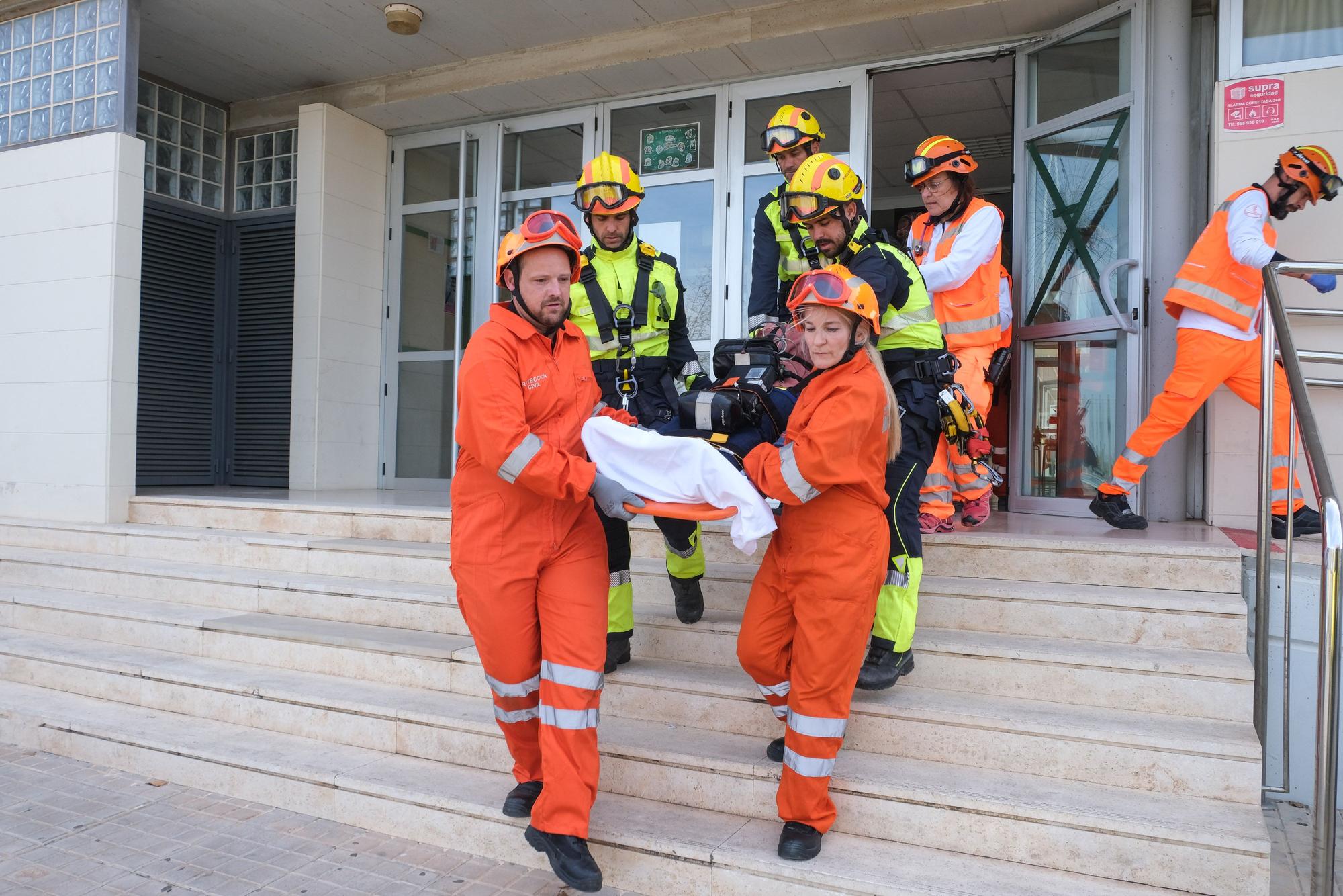 Doce mil alumnos de Torrevieja participan en el simulacro de terromoto en el aniversario del seísmo de 1829