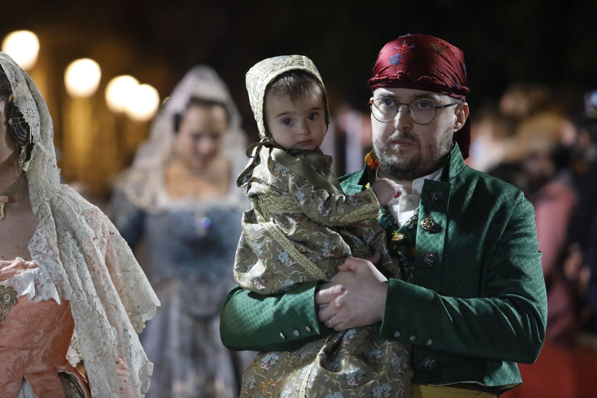 Búscate en el primer día de ofrenda por la calle Quart (entre las 20:00 a las 21:00 horas)