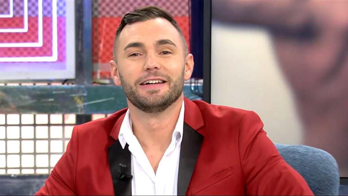 Cristian Suescun s’inicia en el porno gravant un vídeo junt amb Apolonia Lapiedra Cristian Suescun s’inicia en el porno gravant un vídeo junt amb Apolonia Lapiedra