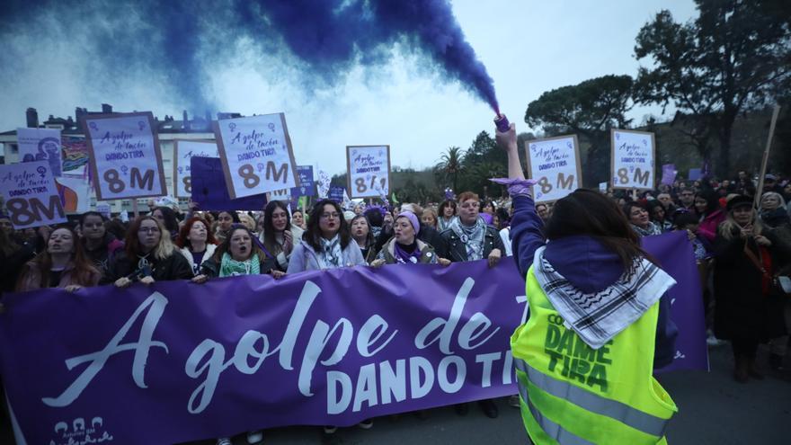 El feminismo se hace fuerte en las Cuencas a golpe de tacón contra el patriarcado: así fue la multitudinaria marcha en Langreo