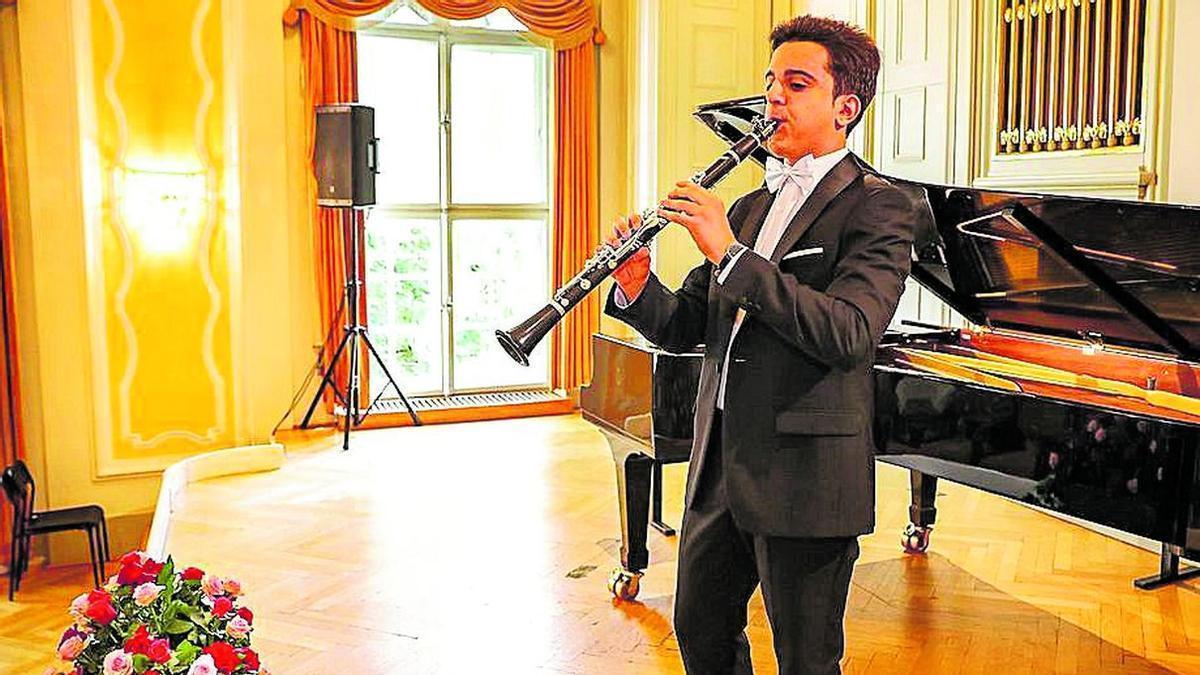 El joven músico de la Vall d’Uixó ha logrado varios galardones internacionales.