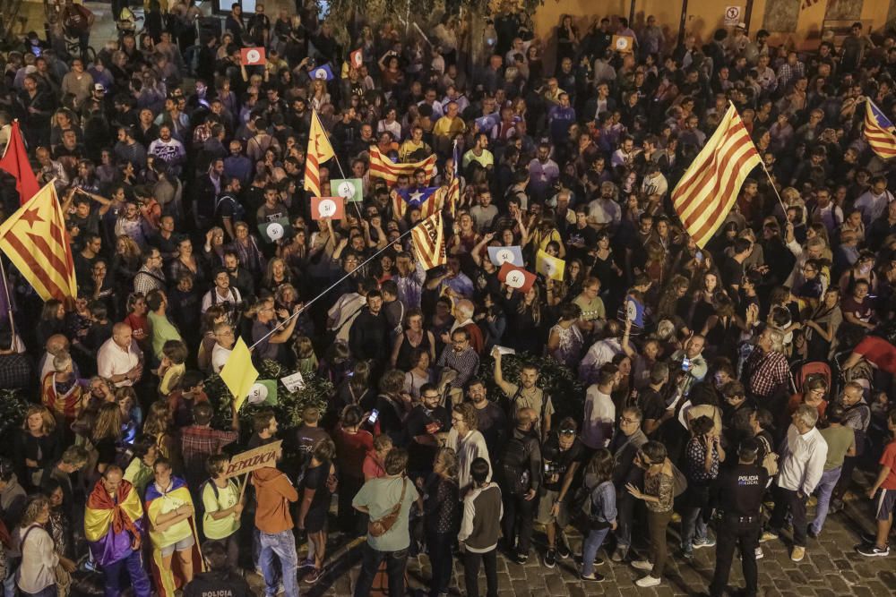 Hunderte Demonstranten versammelten sich am Mittwochabend (20.9.) in Palmas Innenstadt.