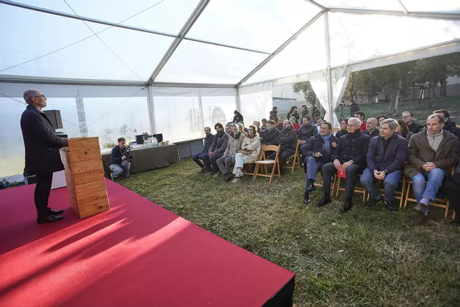Les imatges de l'inici de la construcció d'un nou centre d'innovació a la planta de Puratos de Sils