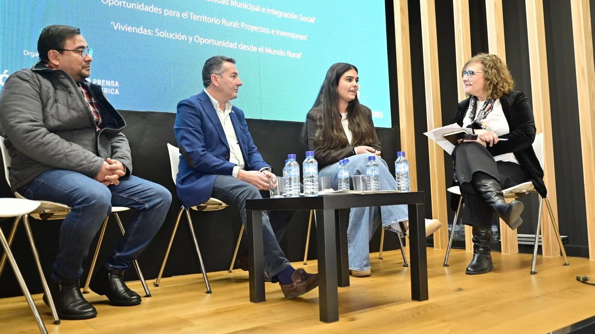 Padre Maikel Monterrey, Joaquín Casquero, Soraya Merino y Marisol López del Estal.