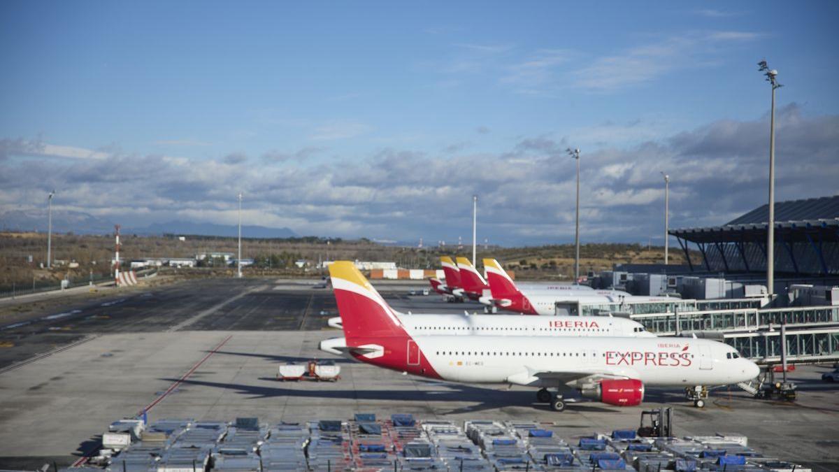 Varios aviones de Iberia en el aeropuerto Adolfo Suárez, Madrid-Barajas.