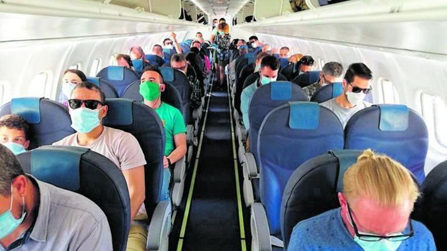 Con la pandemia otro motivo de disputa a bordo del avión pasó a ser el uso de  la mascarilla.