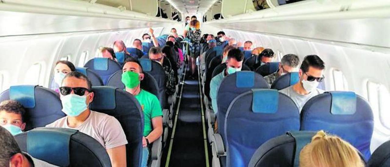 Con la pandemia otro motivo de disputa a bordo del avión pasó a ser el uso de  la mascarilla.