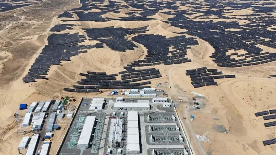 Así es la mayor planta solar del mundo: un desierto con 5 millones de paneles