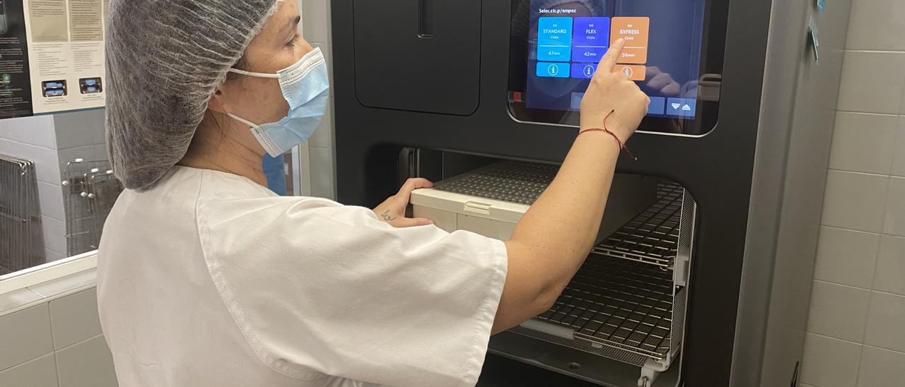 Imagen de uno de los nuevos equipos de control de esterilización del Hospital Vega Baja de Orihuela