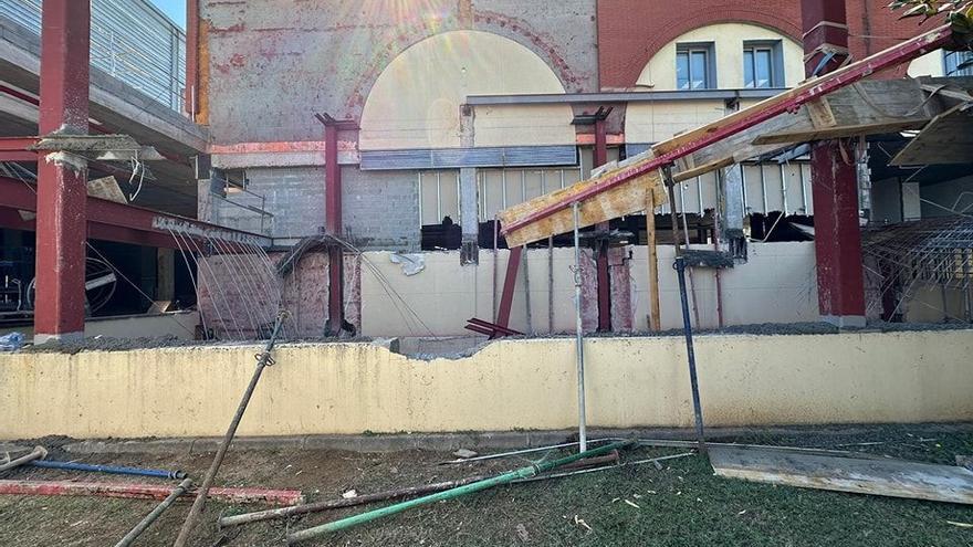 FOTOS: Tres ferits en ensorrar-se una bastida a l'Espai Gironès
