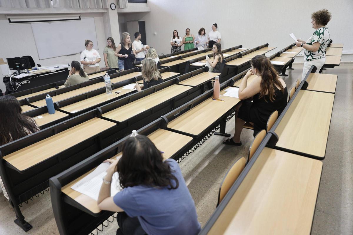 Imagen de archivo del inicio de oposiciones docentes en Baleares.