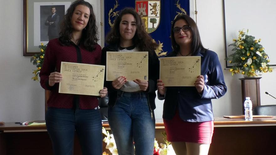 Las ganadoras, en el Ayuntamiento de Campillos.