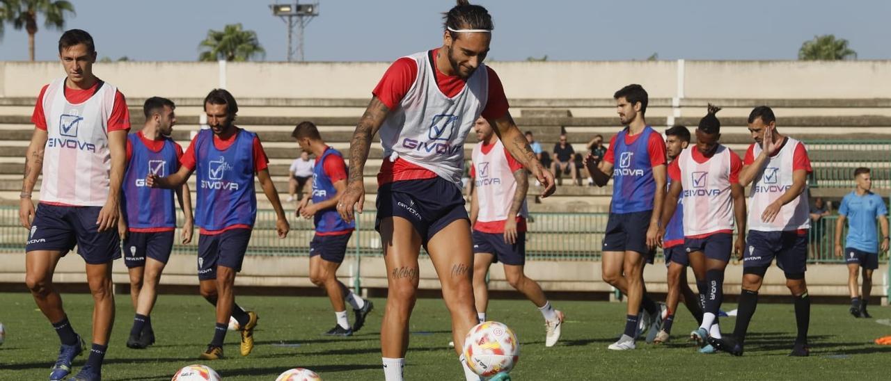 Gudelj, durante la sesión de trabajo en la Ciudad Deportiva.