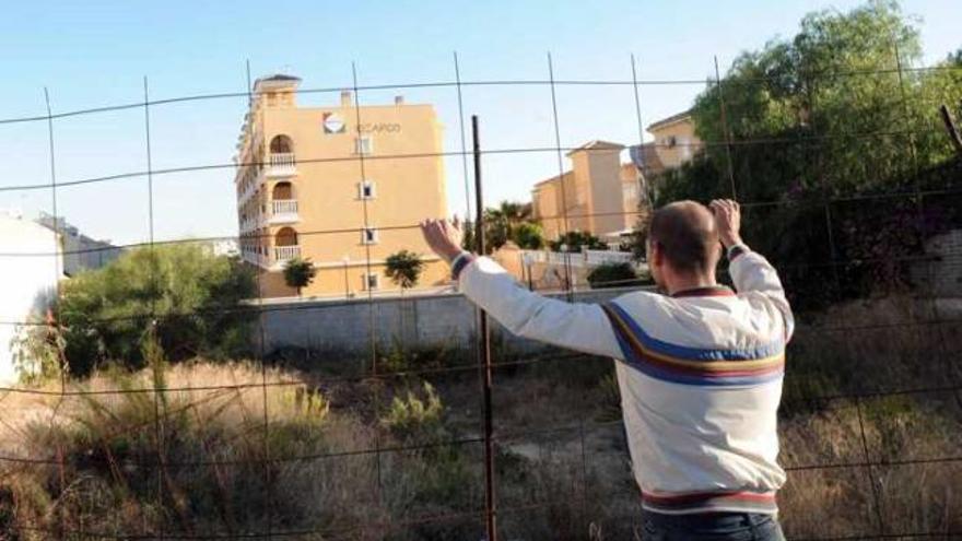 Solar en otro PAU donde tendría que aparecer una calle que no existe, asunto que está en el juzgado.