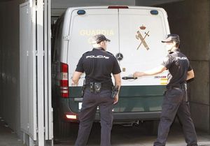 El furgó policial en què ha arribat Bárcenas a l’Audiència Nacional.