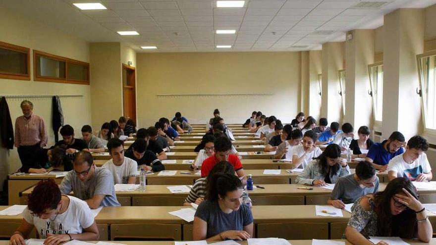 Estudiantes en el Campus Viriato.