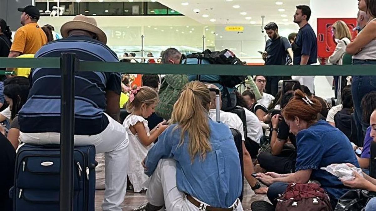 Un incendio entre Calatayud y Ricla corta dos horas la circulación de los trenes de alta velocidad Barcelona-Madrid