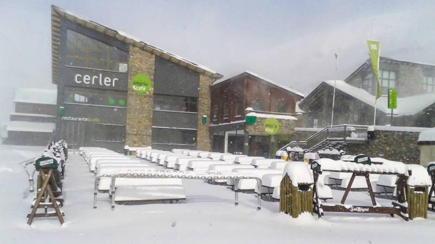 Las nevadas permitirán abrir las estaciones de esquí este sábado