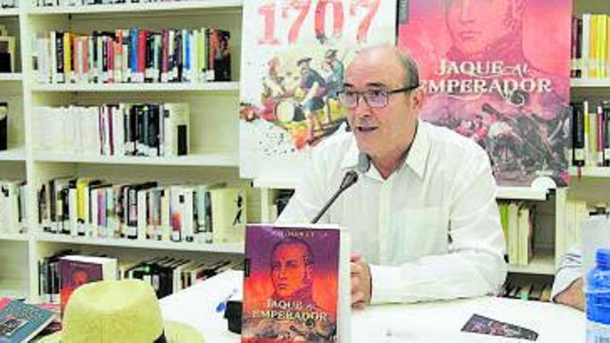 Ramón Barat presenta su libro | A.P.