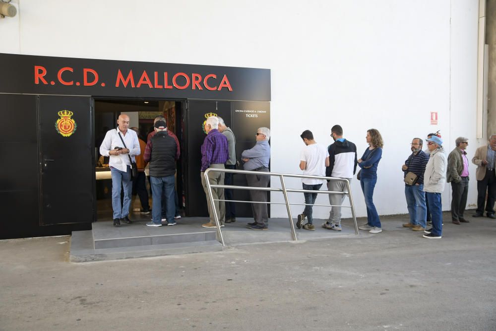 Los mallorquinistas compran su entrada para el partido contra el Mirandés