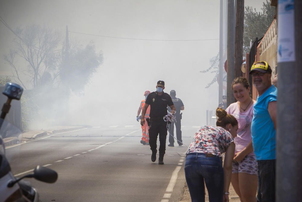 Incendio junto al cementerio de Castelló