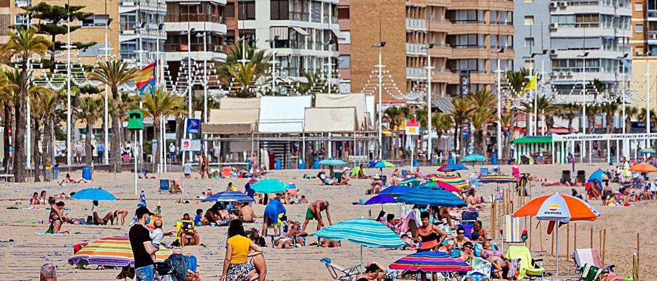 Benidorm es el municipio turístico más castigado por la crisis.  |