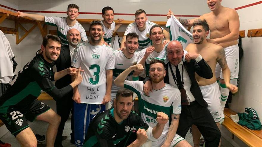 Los jugadores del Irefrank Elche celebran la victoria del pasado sábado frente al Colo Colo Zaragoza