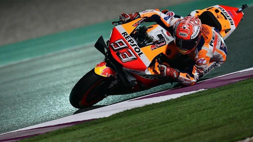 Márquez bate el récord de pista en Losail pegadito a Viñales