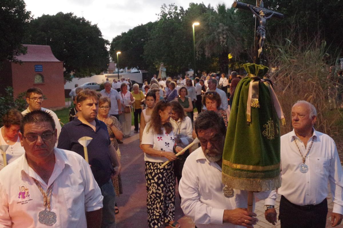 Las mejores imágenes del rosario con antorcha de la Santísima Virgen de las Cañas, en el Puerto de la Torre