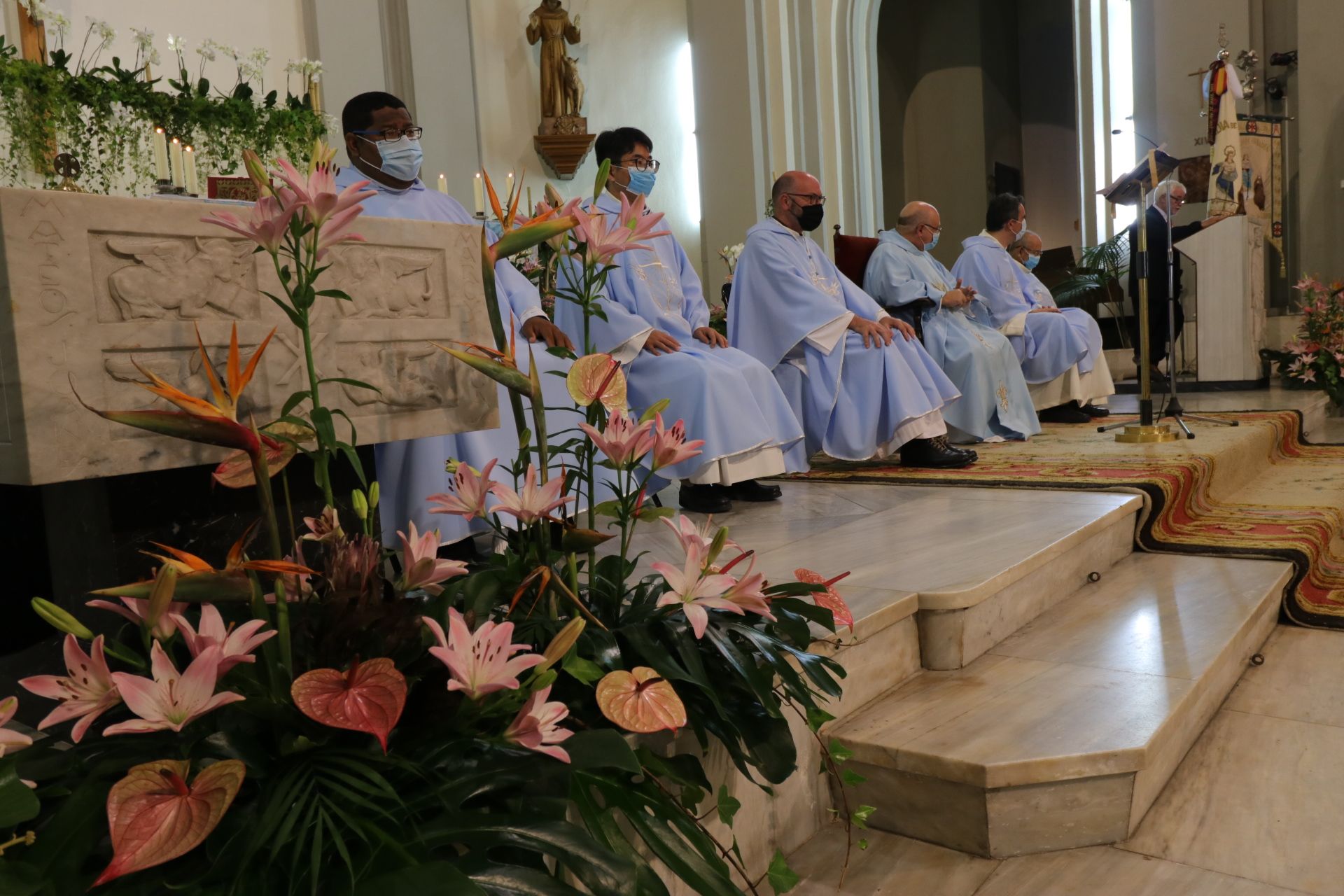 Ofrenda floral a la Virgen de los Lirios de Alcoy