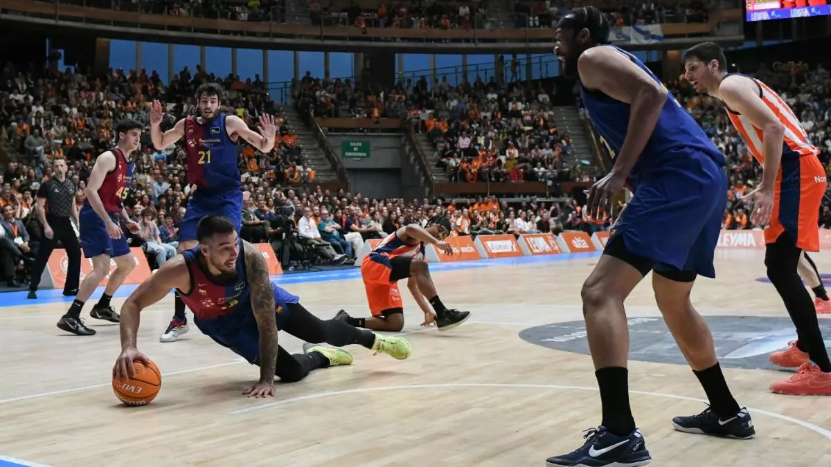 La preocupante situaci車n de un Bar?a de basket que no levanta cabeza