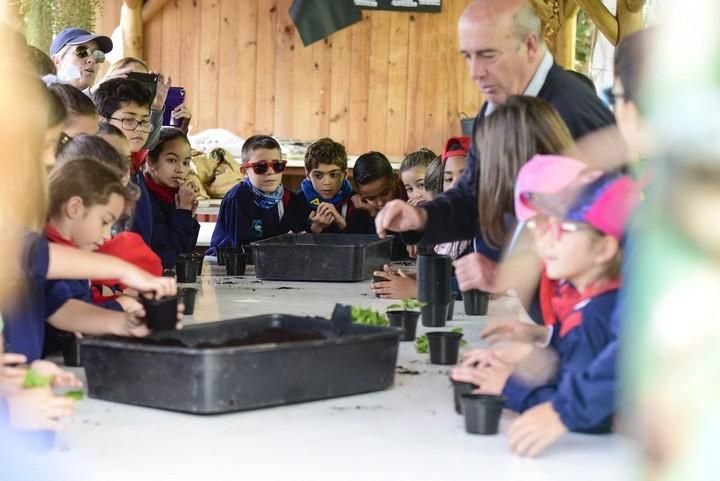 Visita escolar a la Granja Agricola del Cabildo