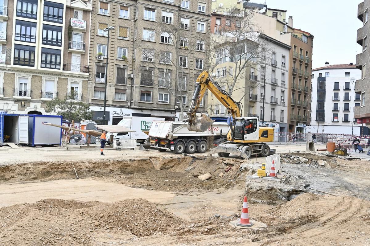 En imágenes | Una Cincomarzada atípica en Zaragoza: el Tío Jorge vacío y las máquinas trabajando en San Miguel y La Romareda