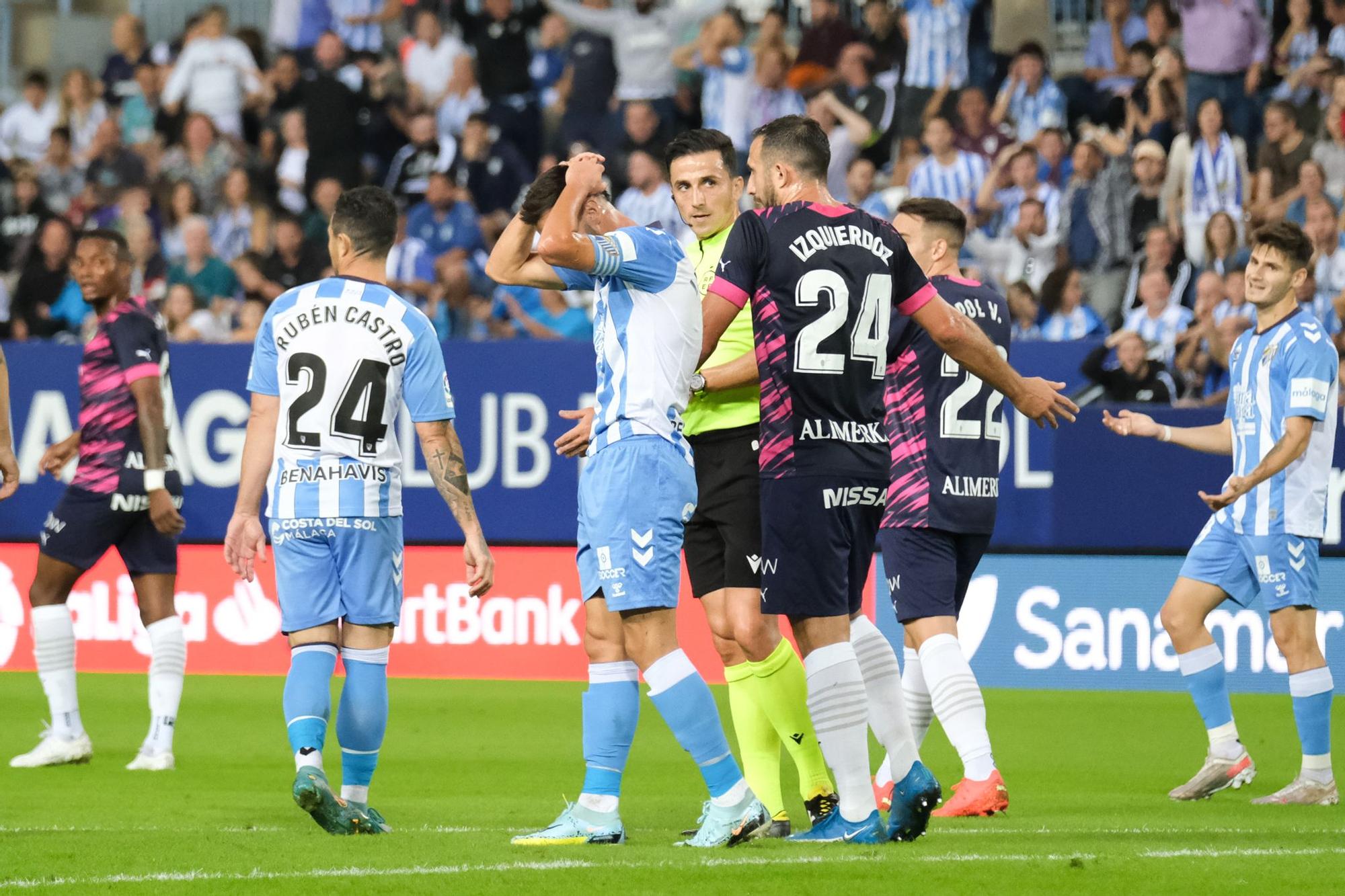 El Málaga CF - Sporting de Gijón, en imágenes