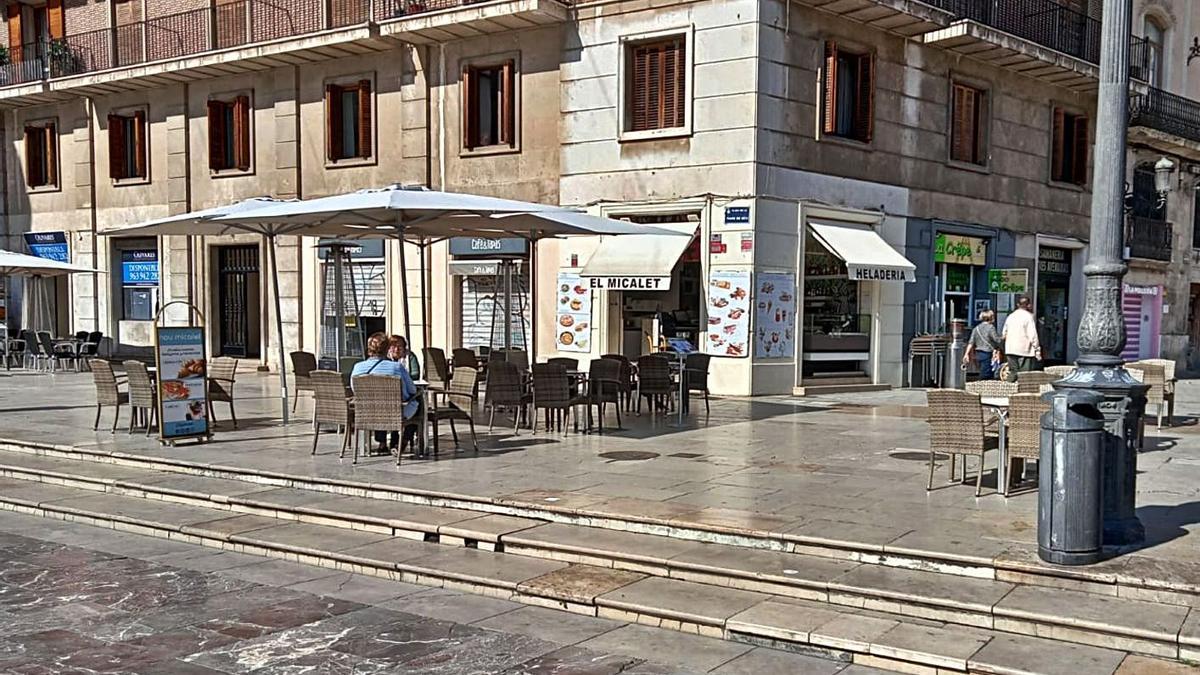 Terraza de El Micalet, una de las primeras que han sido autorizadas.  | LEVANTE-EMV