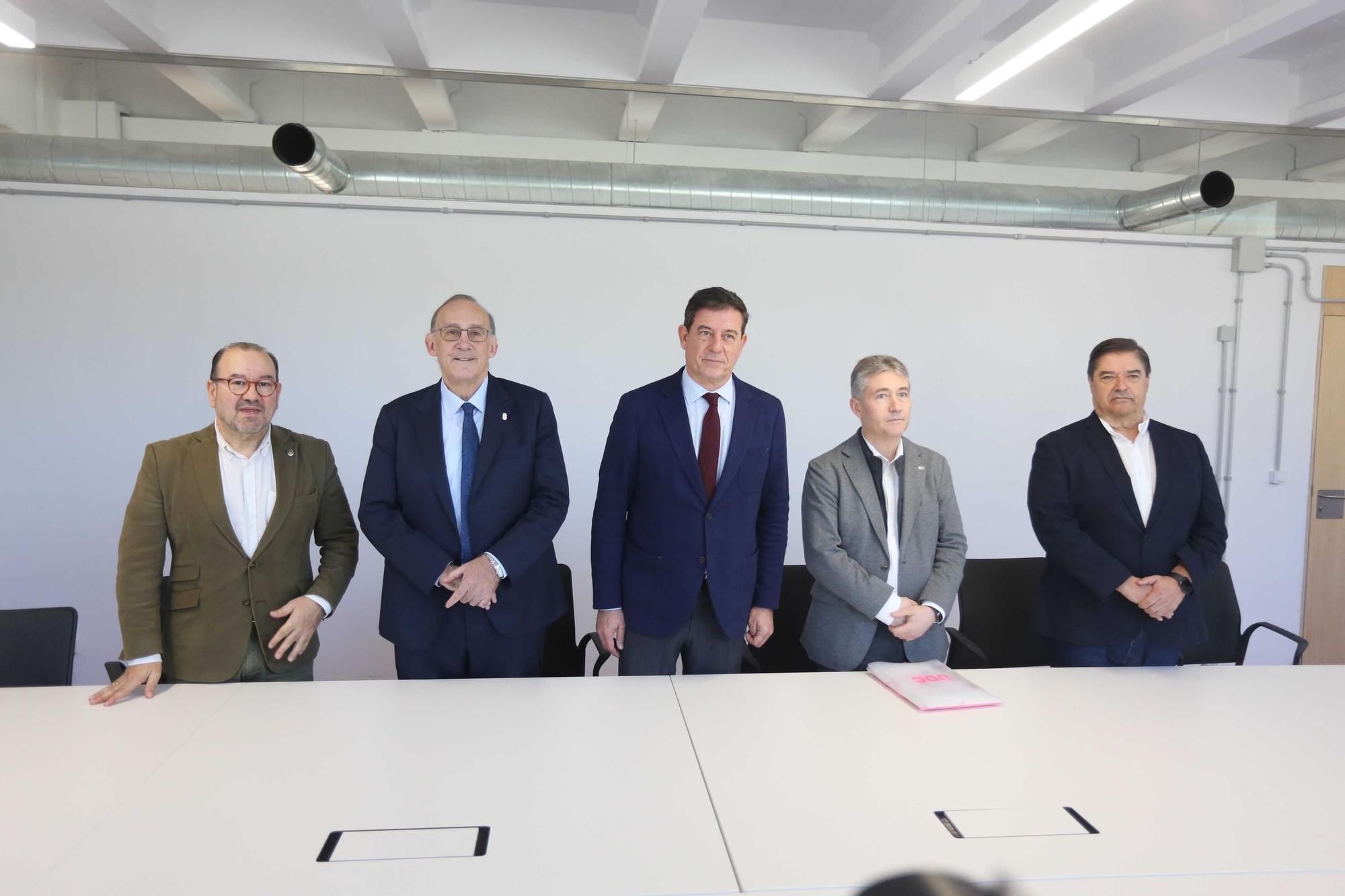 Encuentro de Besteiro en A Coruña con los tres rectores de las universidades gallegas